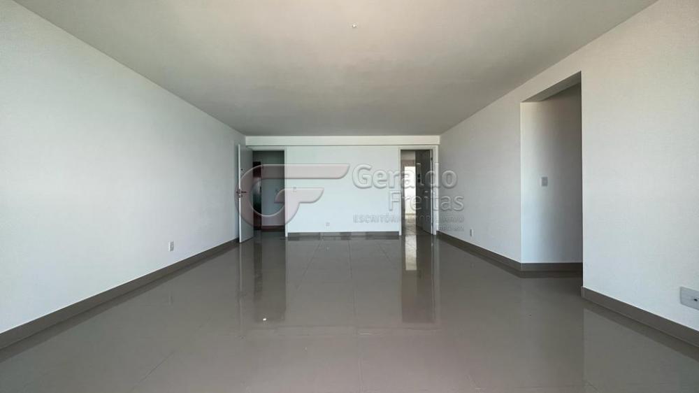 Comprar Apartamentos / Beira Mar em Maceio R$ 1.538.604,00 - Foto 4