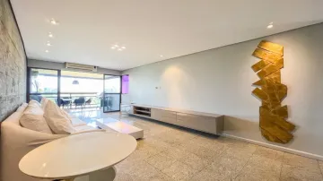 Alugar Apartamentos / Beira Mar em Maceió. apenas R$ 2.750.000,00